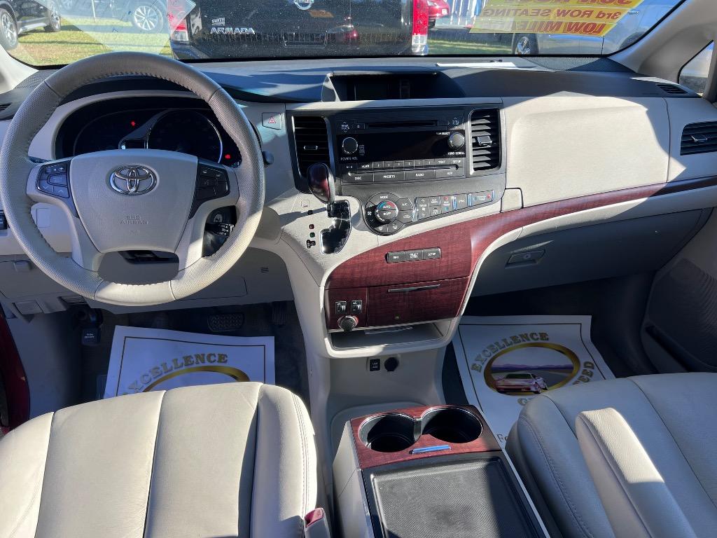 2012 Toyota Sienna - $15,800
