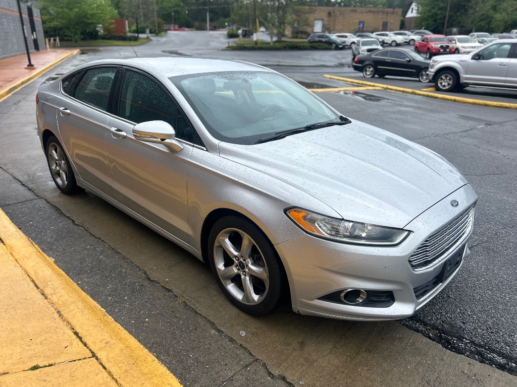 2015 Ford Fusion SE photo