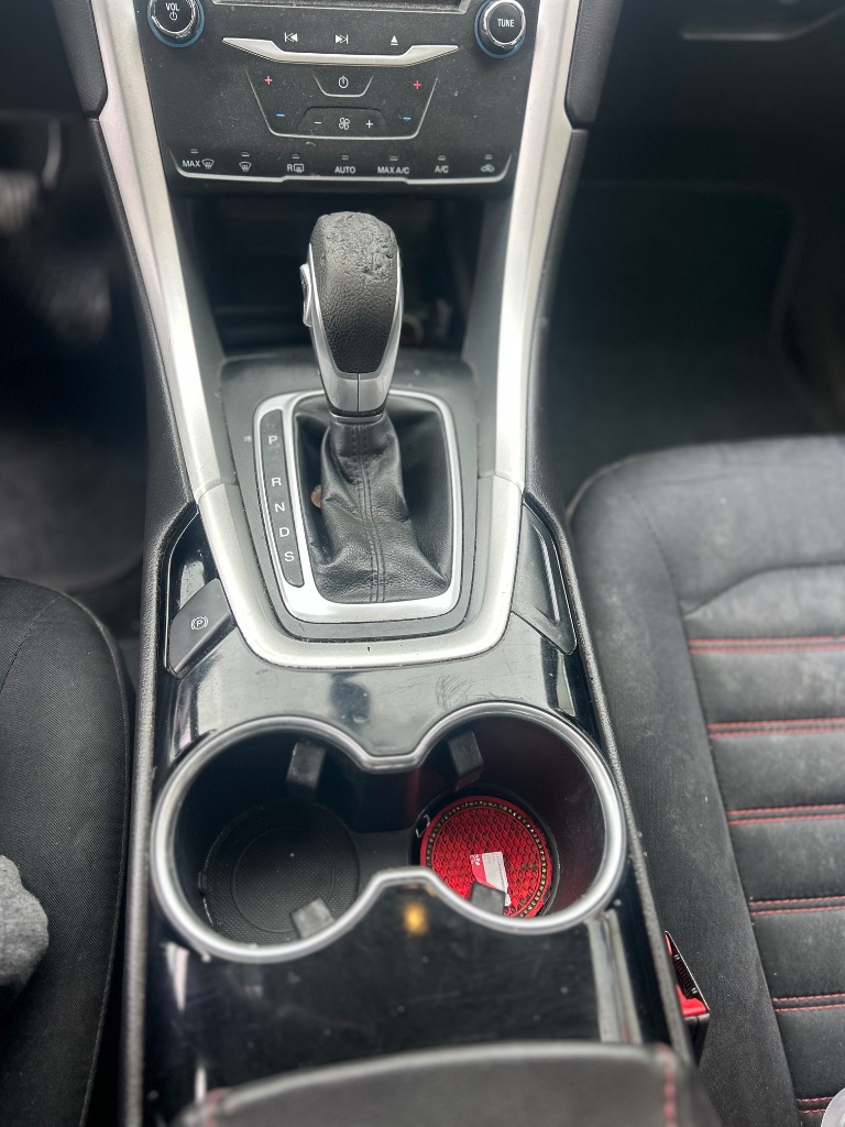 2015 Ford Fusion SE photo