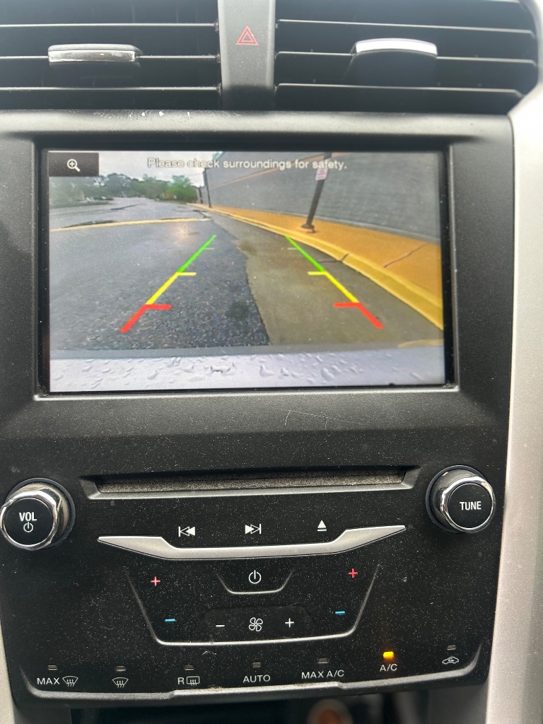 2015 Ford Fusion SE photo