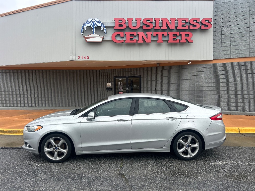 2015 Ford Fusion SE photo