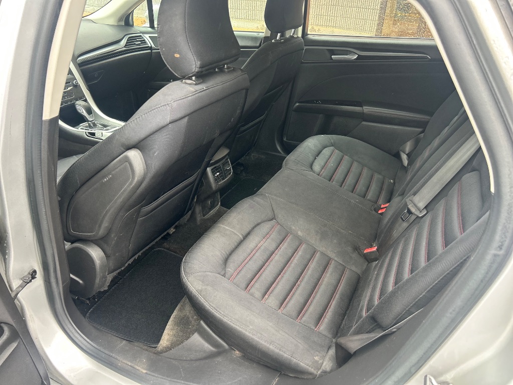 2015 Ford Fusion SE photo