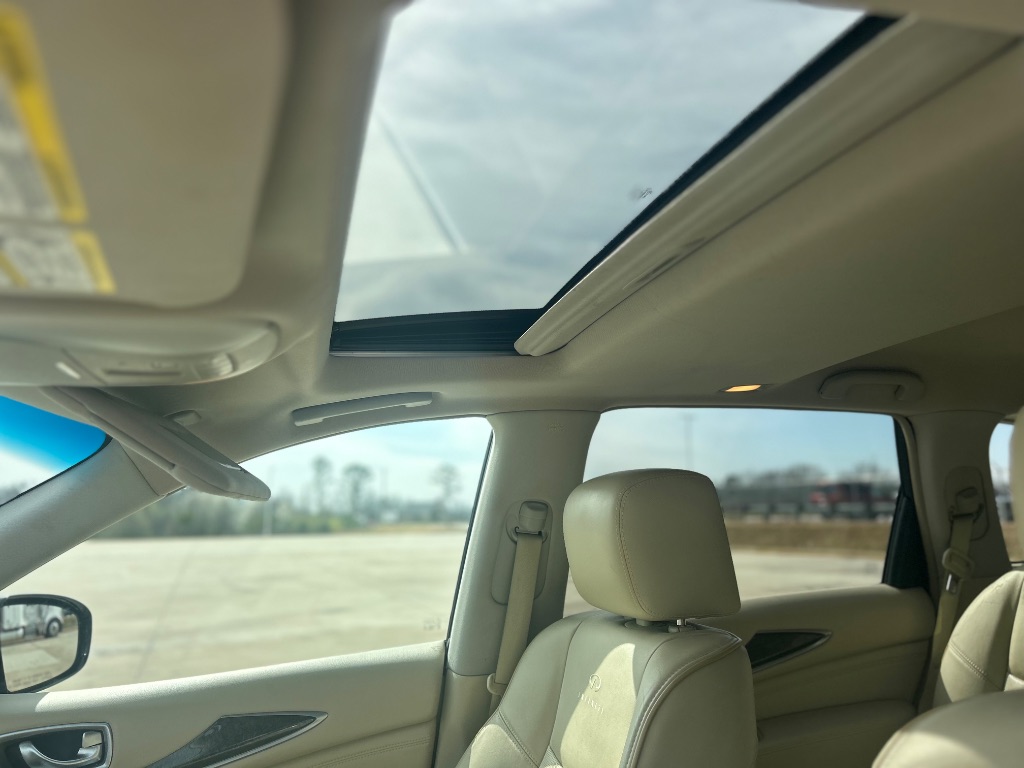 2013 Infiniti JX35 photo