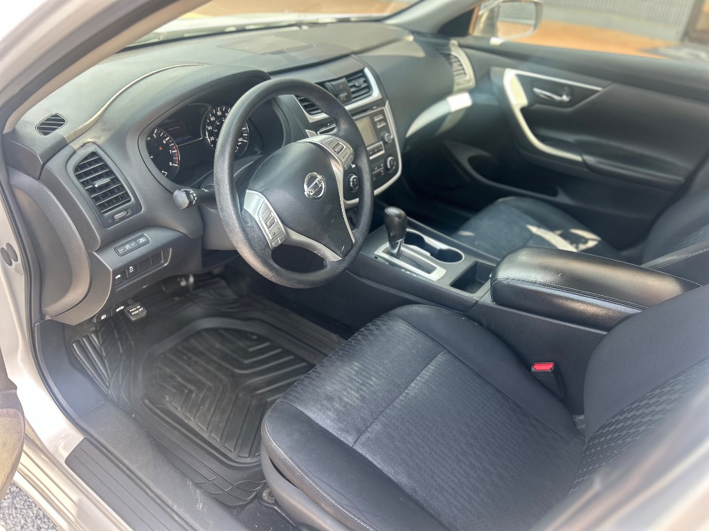 2017 Nissan Altima S photo