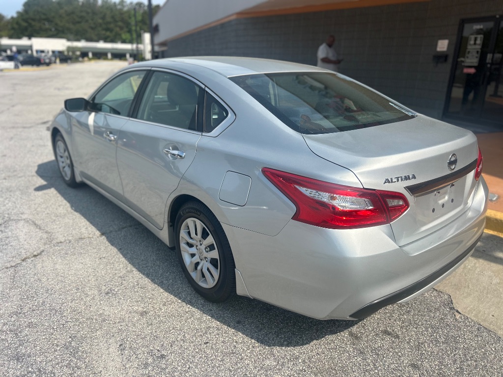 2017 Nissan Altima S photo