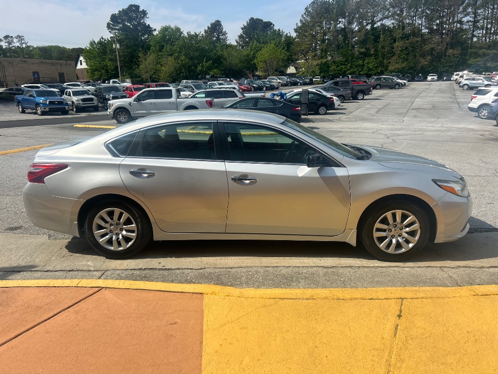 2017 Nissan Altima S photo