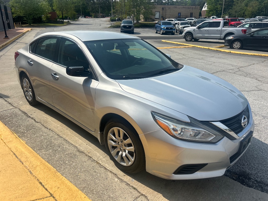 2017 Nissan Altima S photo