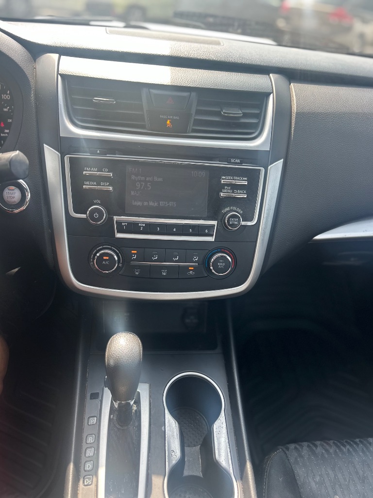 2017 Nissan Altima S photo