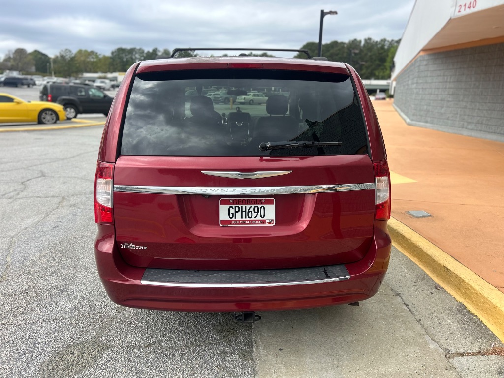 2013 Chrysler Town & Country - $3,500