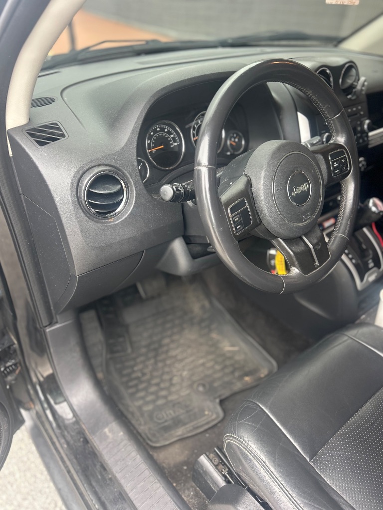 2014 Jeep Compass Latitude photo