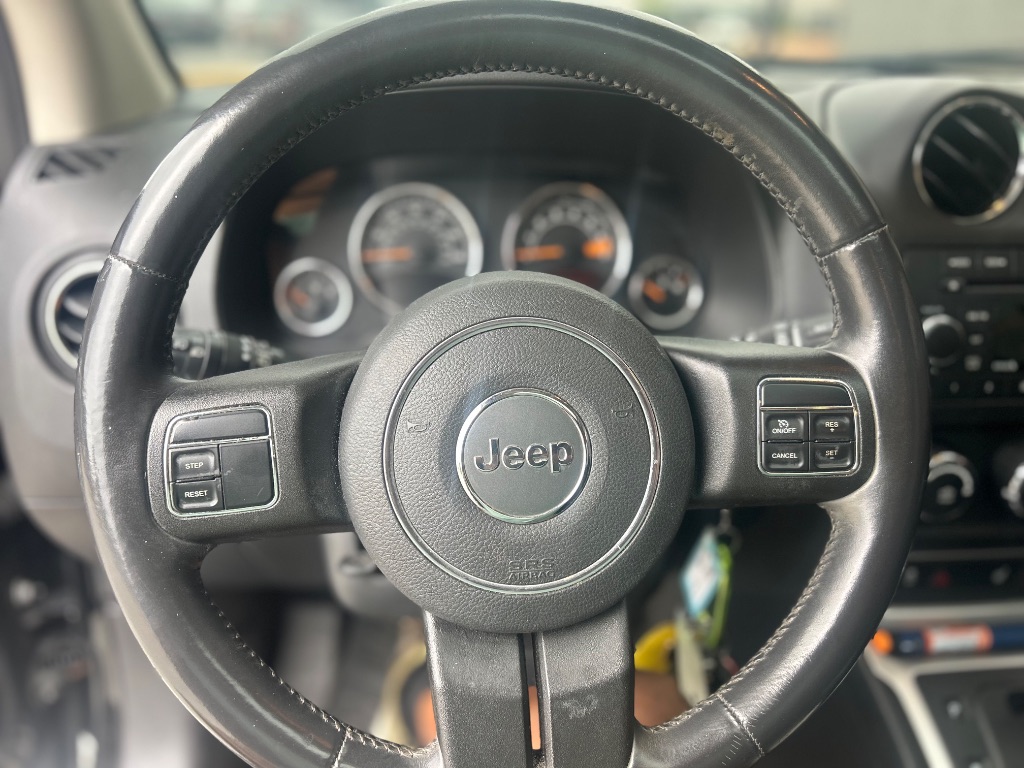 2014 Jeep Compass Latitude photo