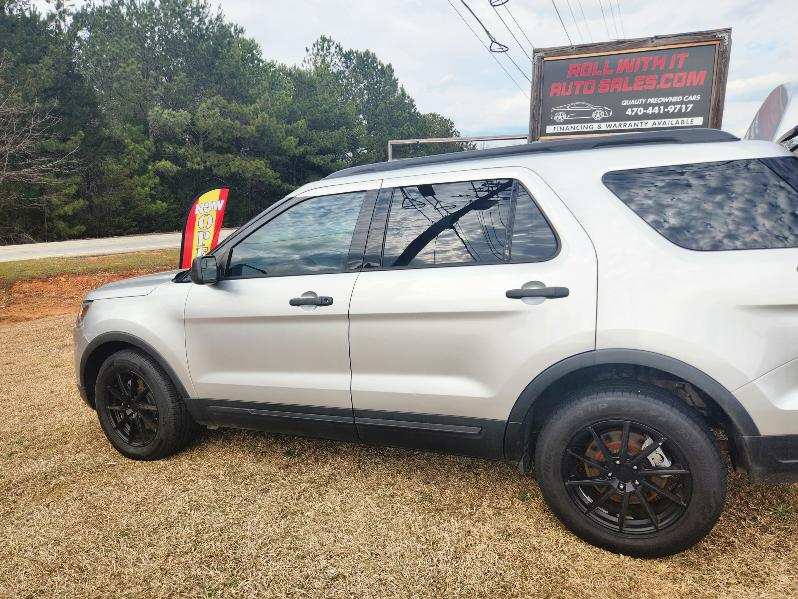 2018 Ford Explorer photo