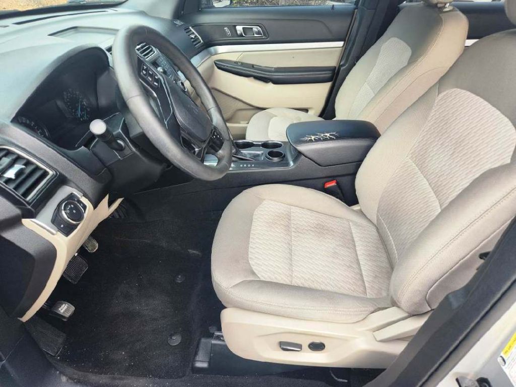 2018 Ford Explorer photo