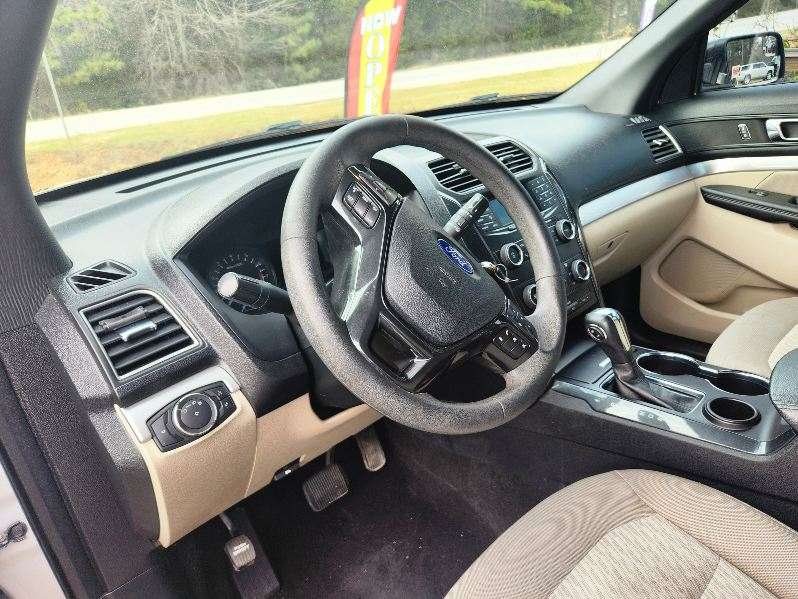 2018 Ford Explorer photo