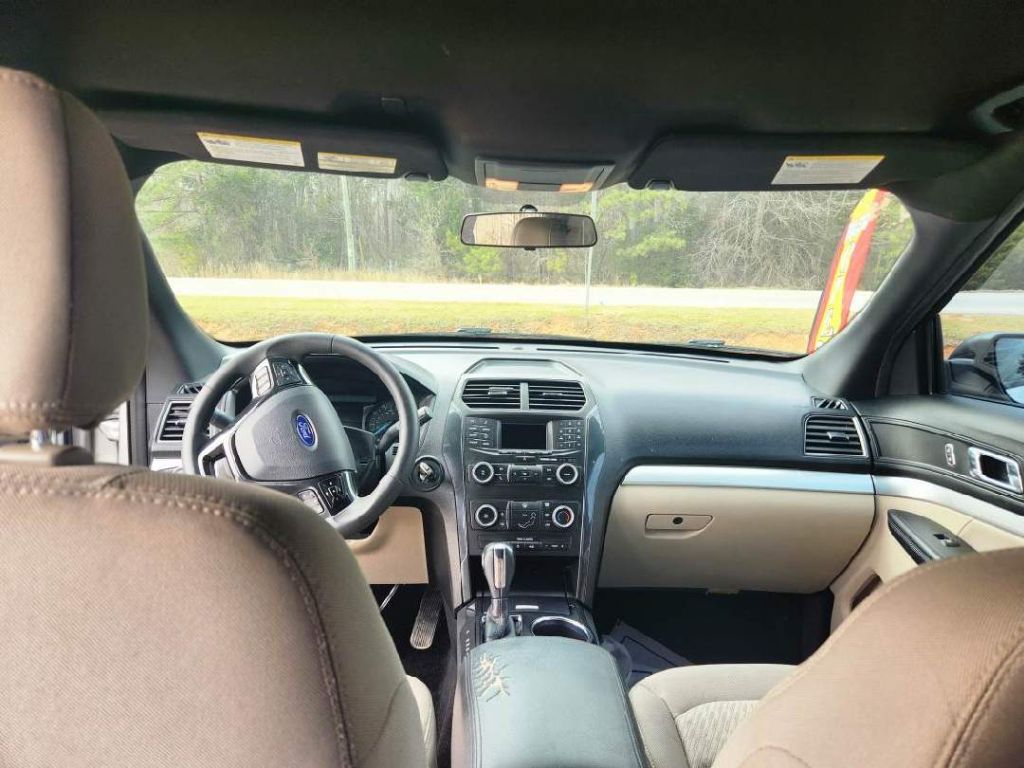2018 Ford Explorer photo
