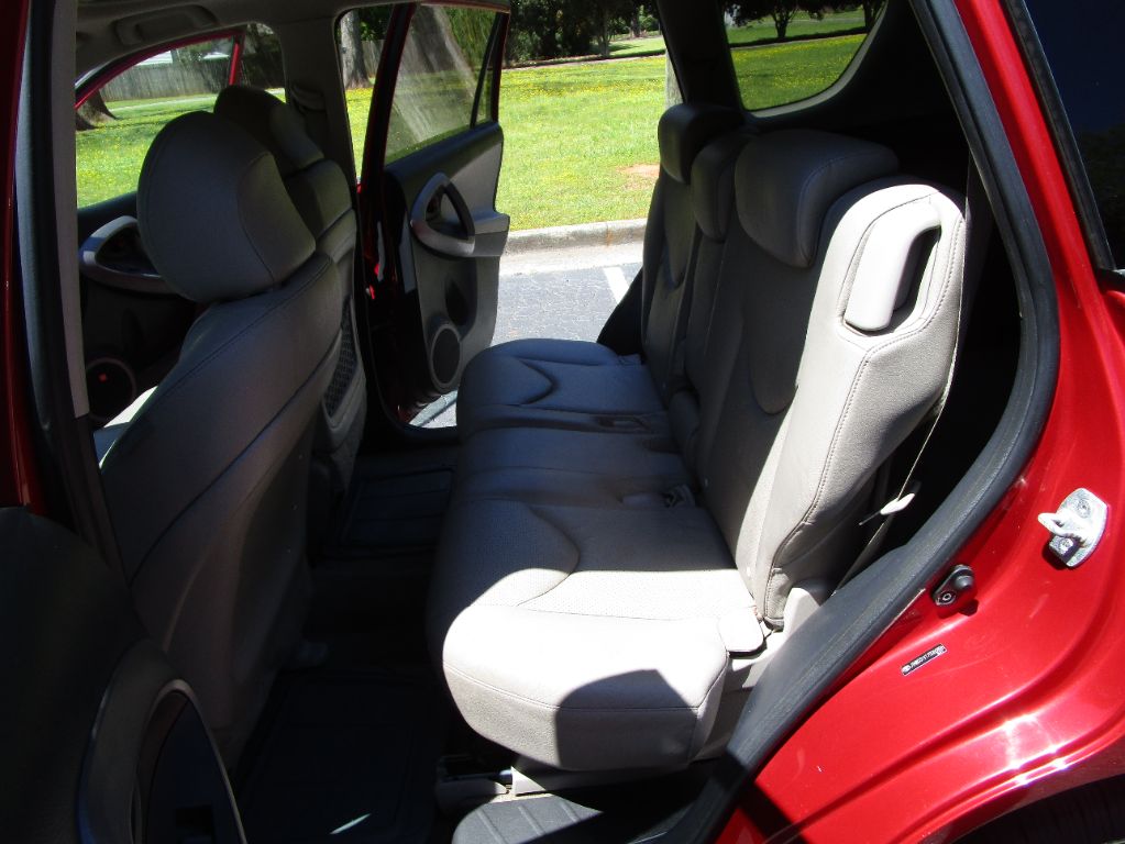 2007 Toyota RAV4 Limited photo