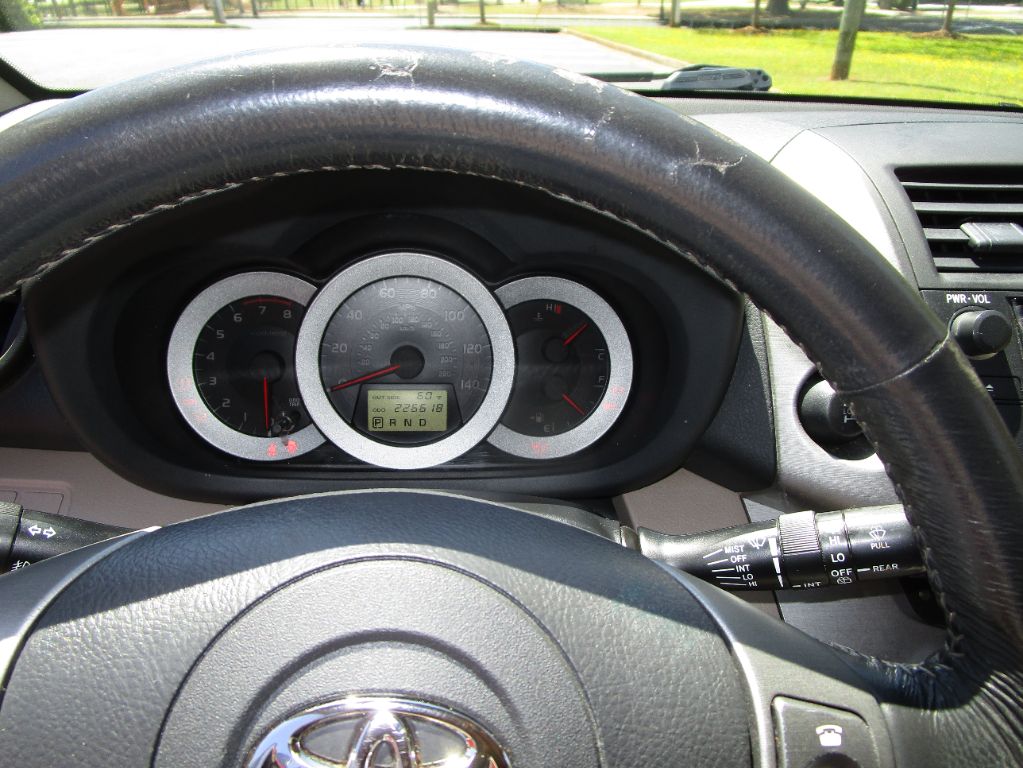 2007 Toyota RAV4 Limited photo