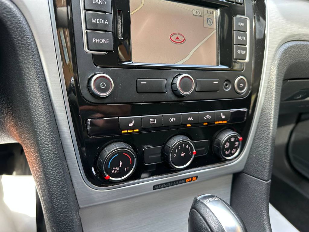 2013 Volkswagen Passat TDI SE photo