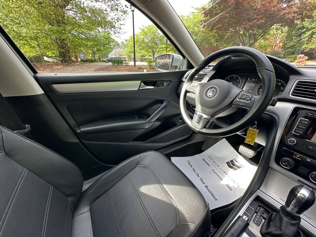 2013 Volkswagen Passat TDI SE photo