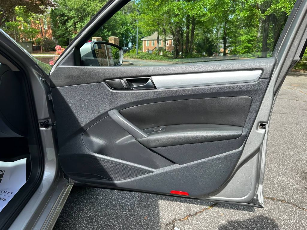 2013 Volkswagen Passat TDI SE photo