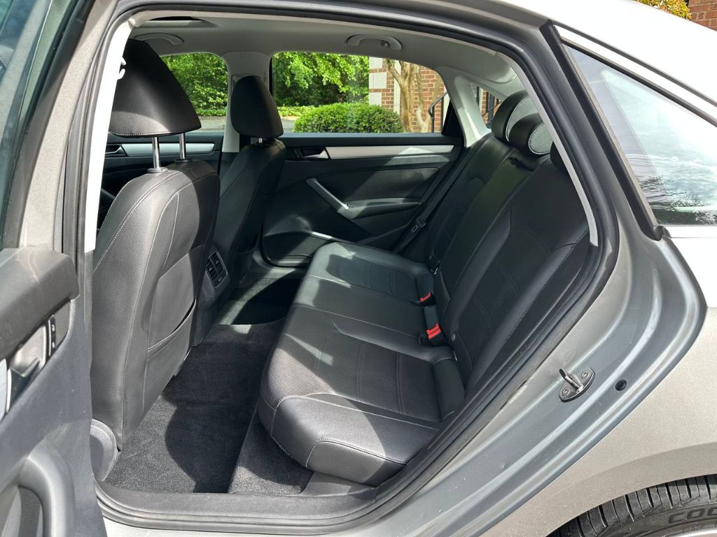 2013 Volkswagen Passat TDI SE photo