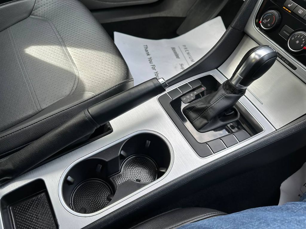 2013 Volkswagen Passat TDI SE photo