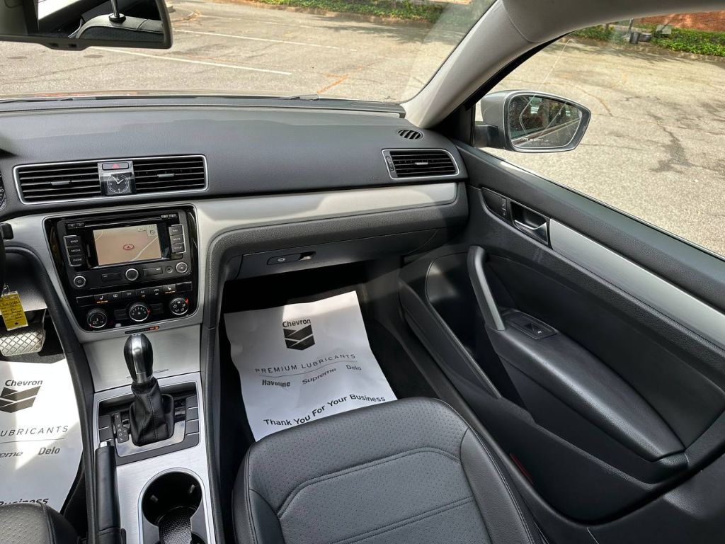 2013 Volkswagen Passat TDI SE photo