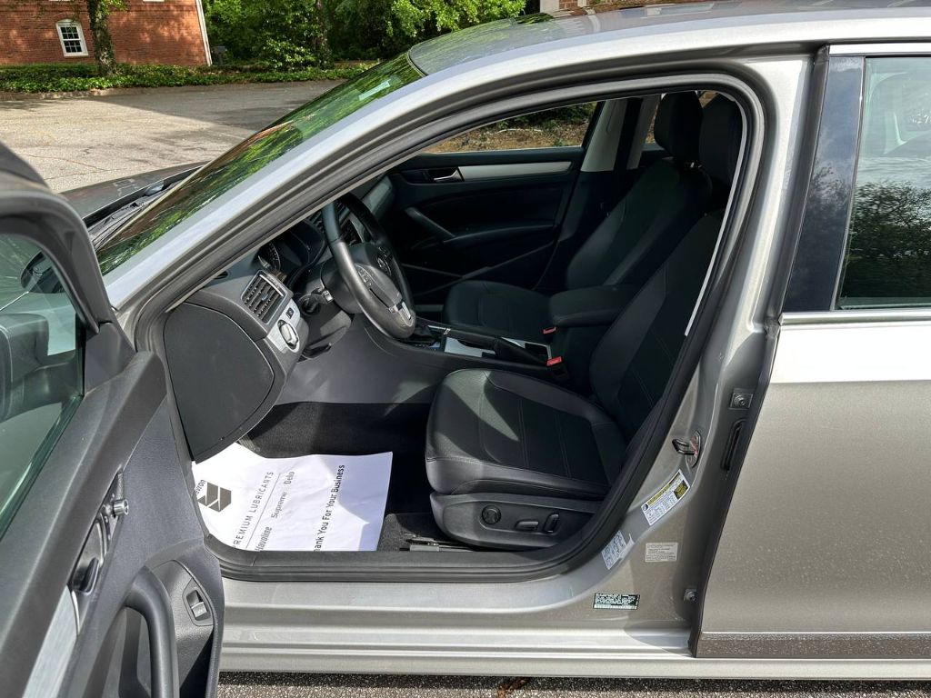 2013 Volkswagen Passat TDI SE photo