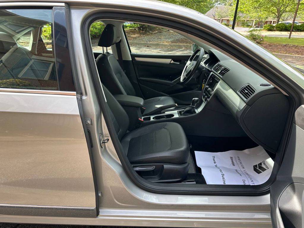 2013 Volkswagen Passat TDI SE photo