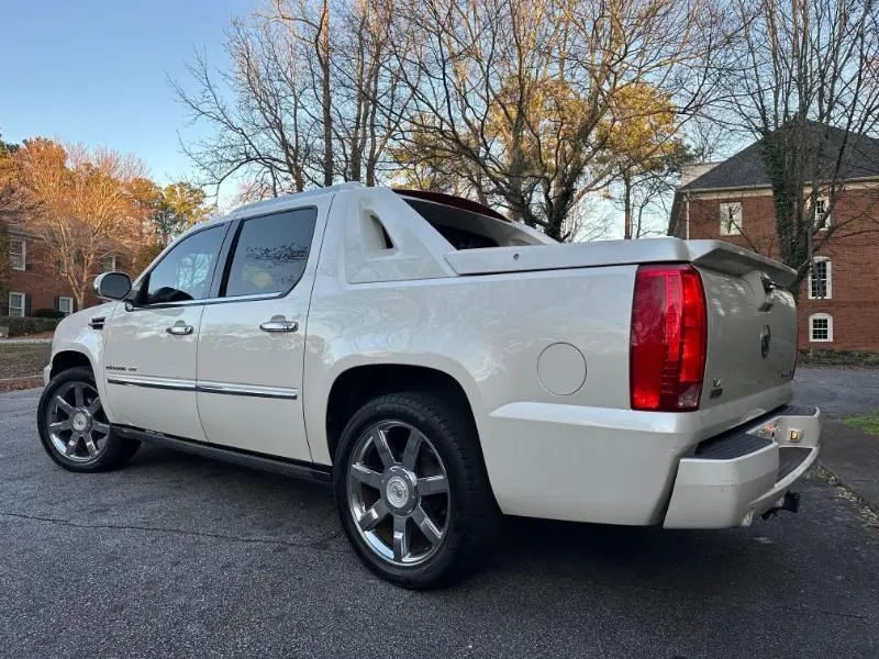 2011 Cadillac Escalade - $13,495