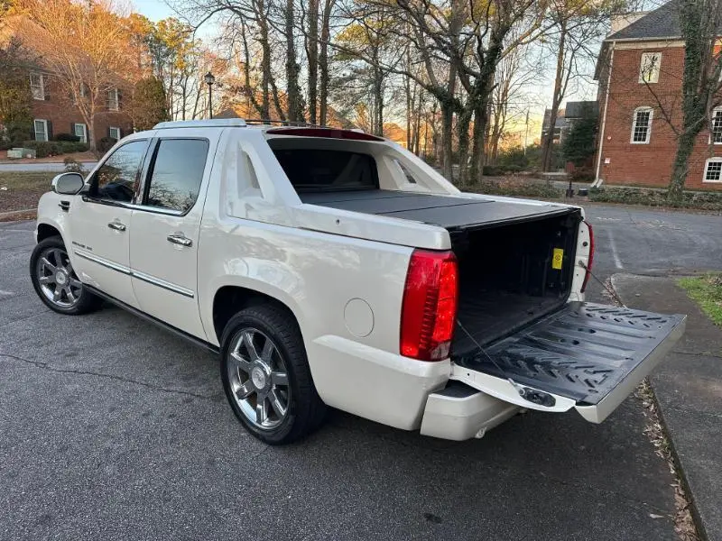 2011 Cadillac Escalade - $13,495