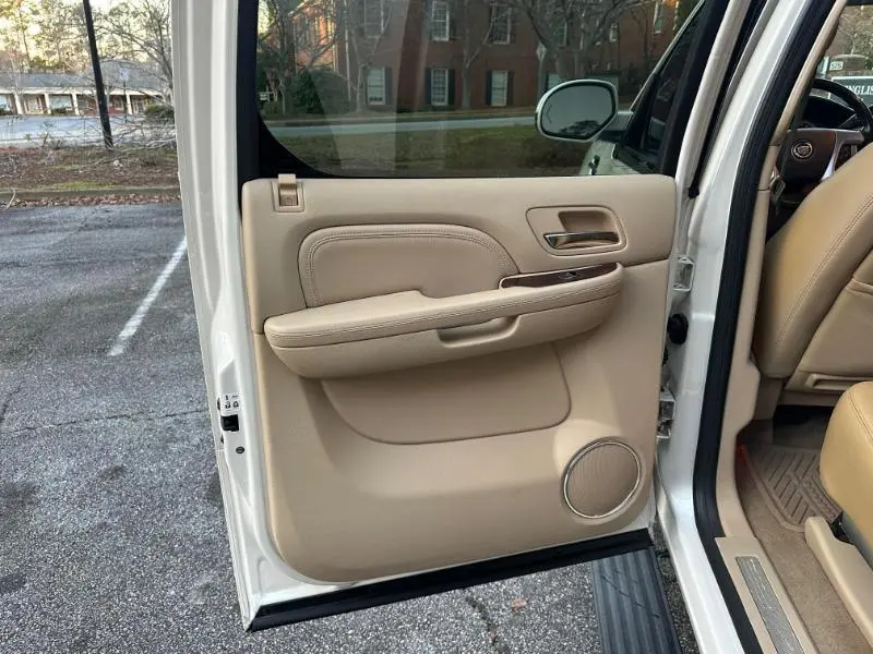 2011 Cadillac Escalade - $13,495