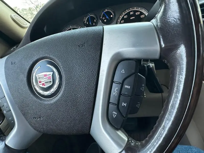 2011 Cadillac Escalade - $13,495