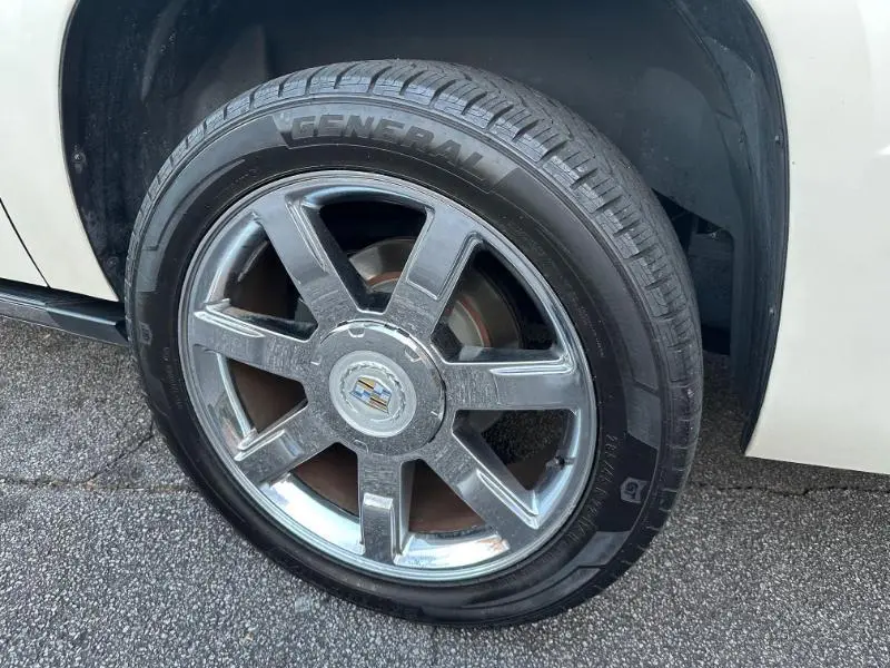 2011 Cadillac Escalade - $13,495