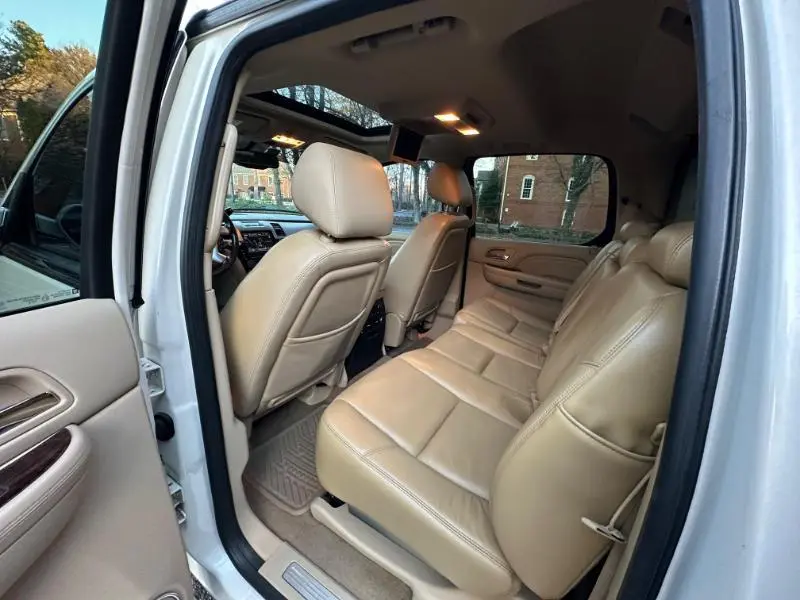 2011 Cadillac Escalade - $13,495