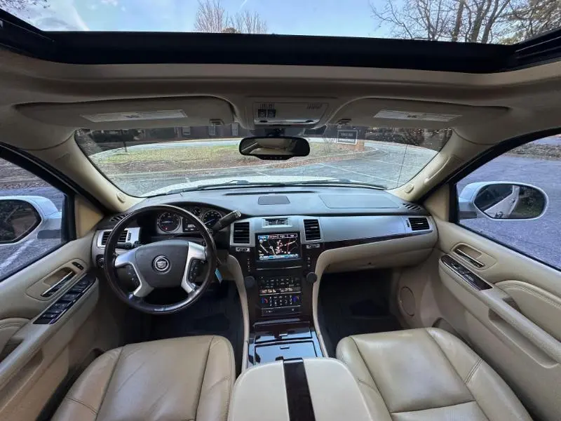 2011 Cadillac Escalade - $13,495