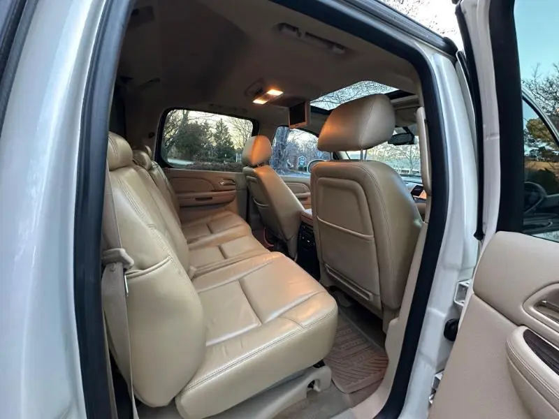 2011 Cadillac Escalade - $13,495