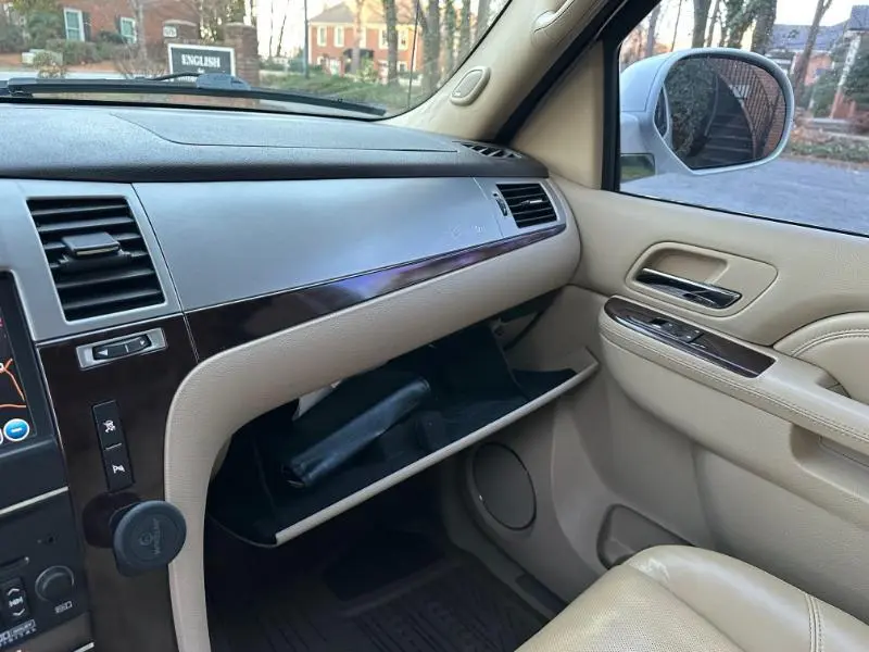 2011 Cadillac Escalade - $13,495