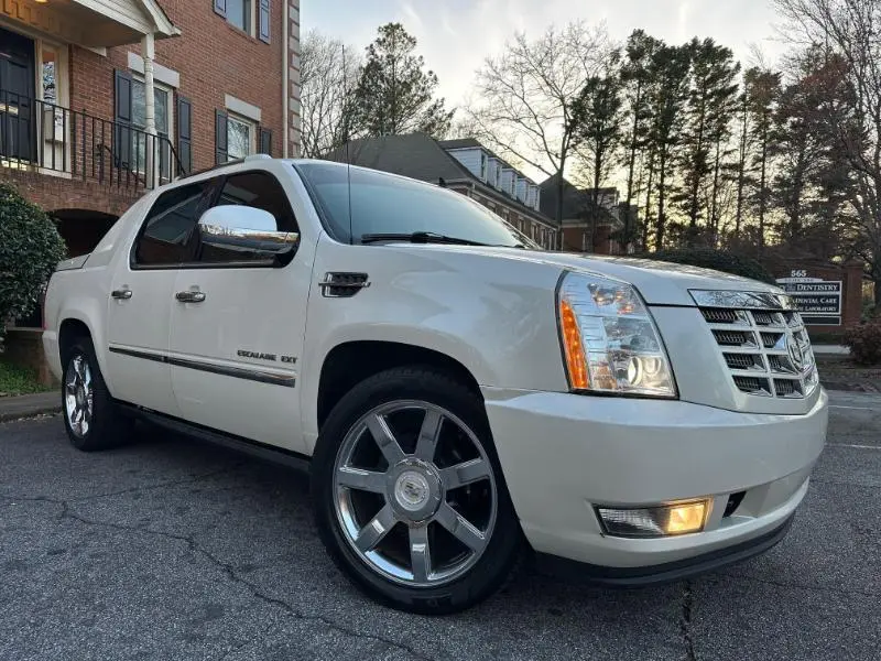 2011 Cadillac Escalade - $13,495