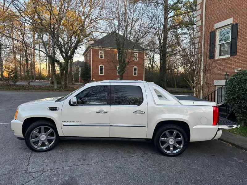2011 Cadillac Escalade - $13,495
