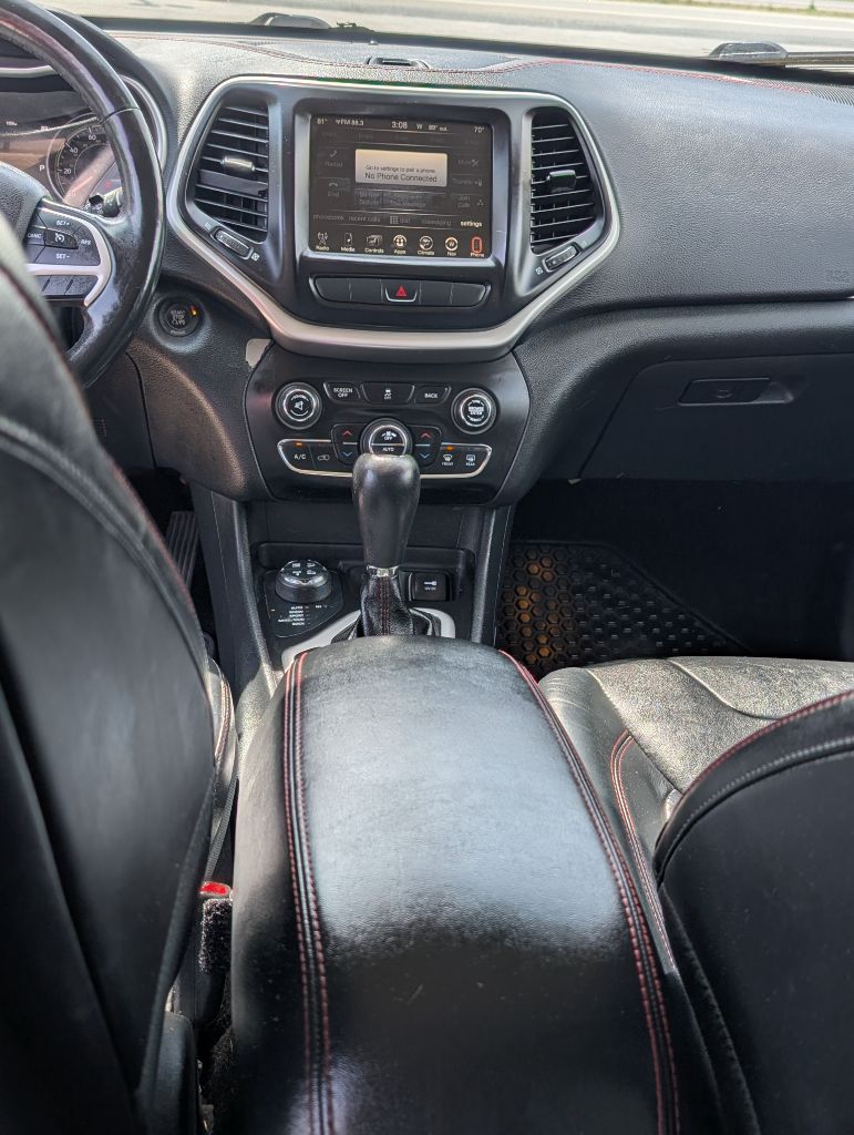 2014 Jeep Cherokee Trailhawk photo