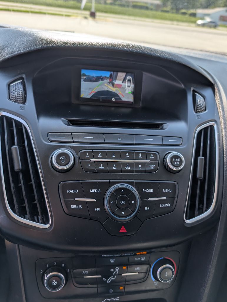 2016 Ford Focus SE photo