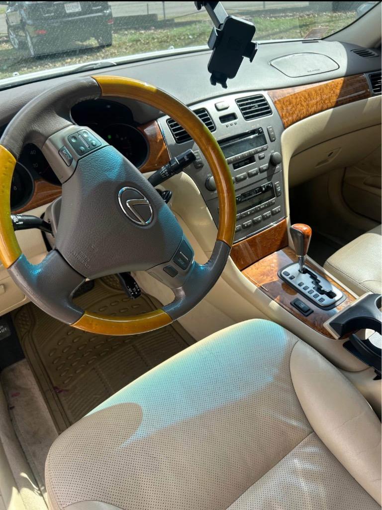 2005 Lexus ES 330 photo