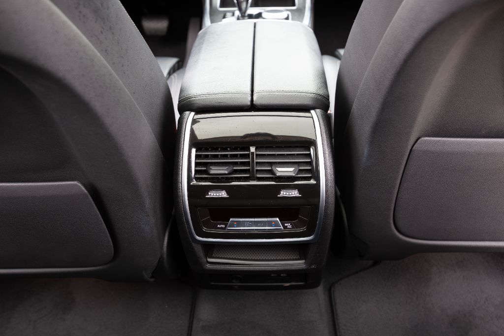 2021 BMW X7 - $34,975