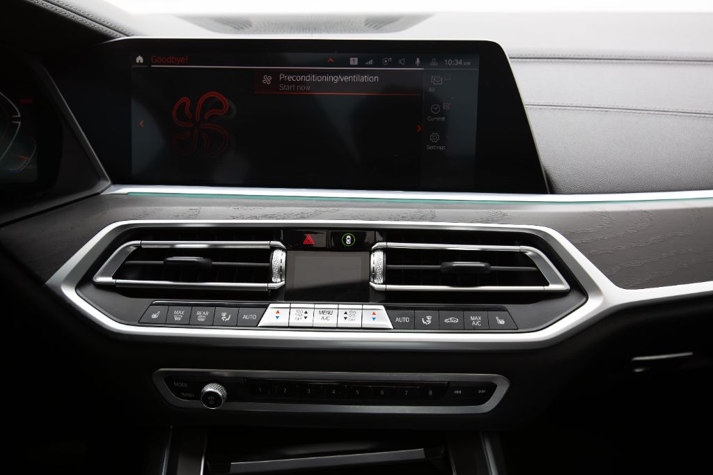 2021 BMW X7 - $34,975