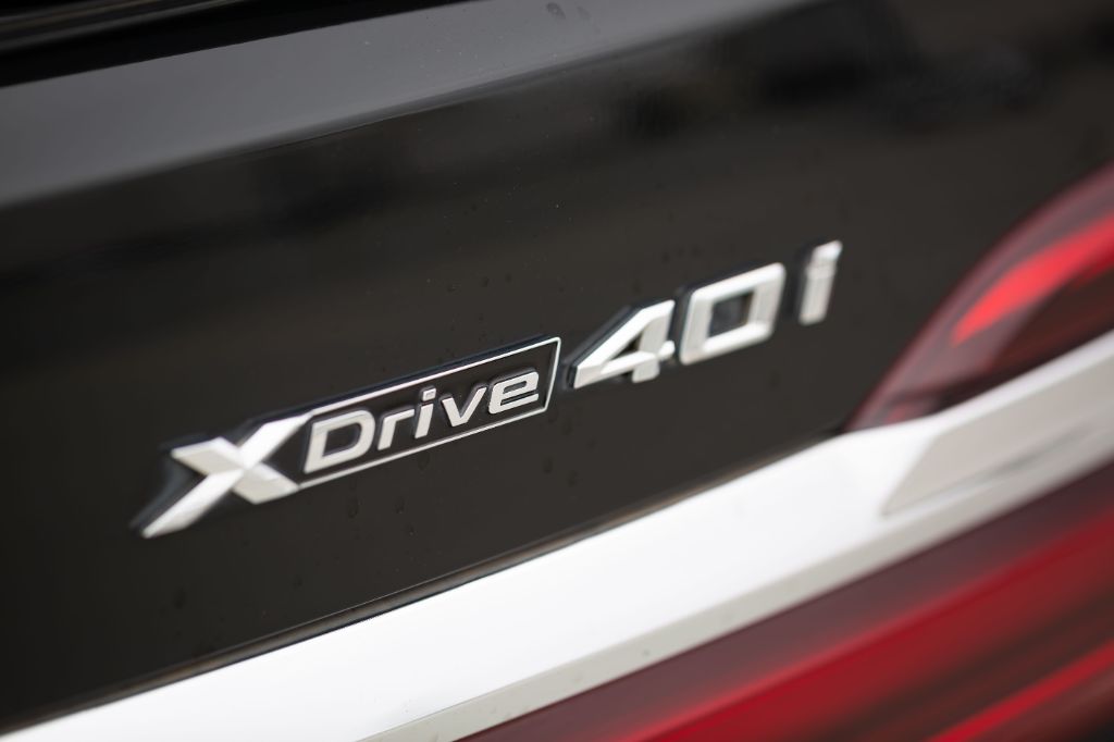 2021 BMW X7 - $34,975