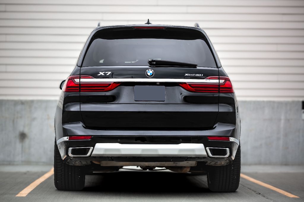 2021 BMW X7 - $34,975