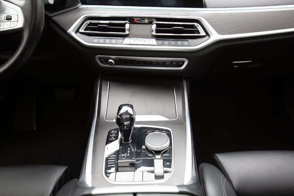 2021 BMW X7 - $34,975