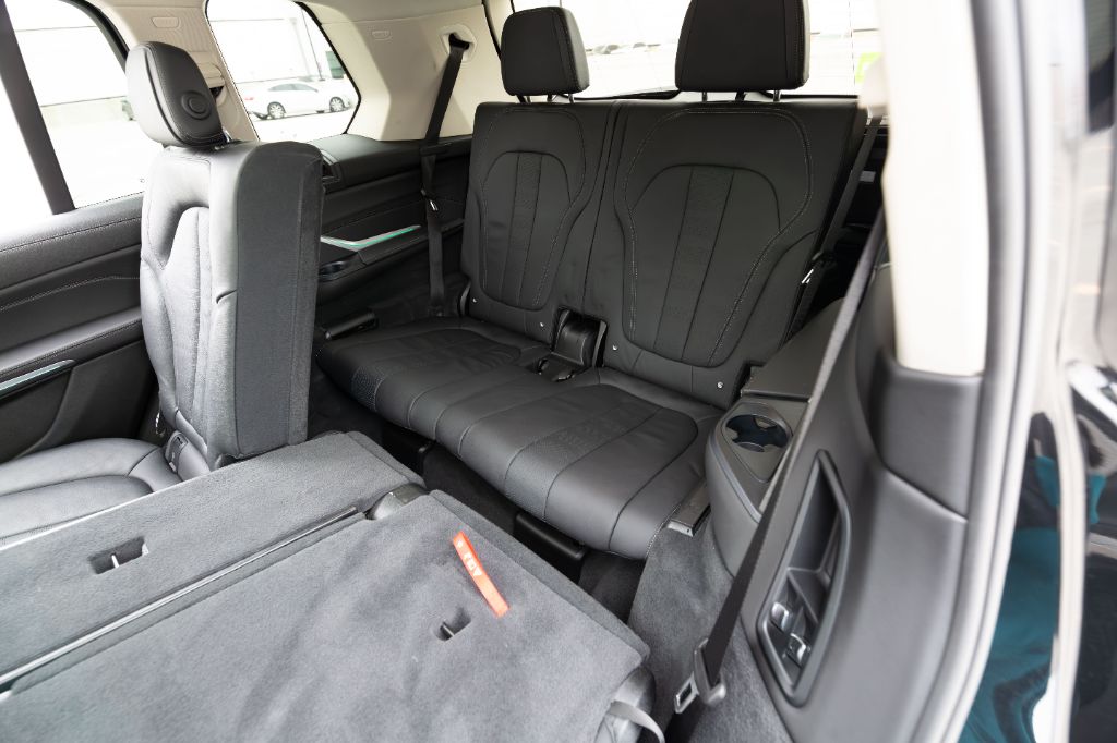 2021 BMW X7 - $34,975