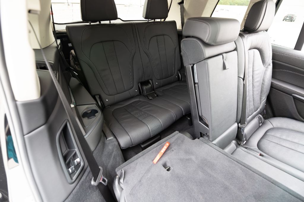 2021 BMW X7 - $34,975